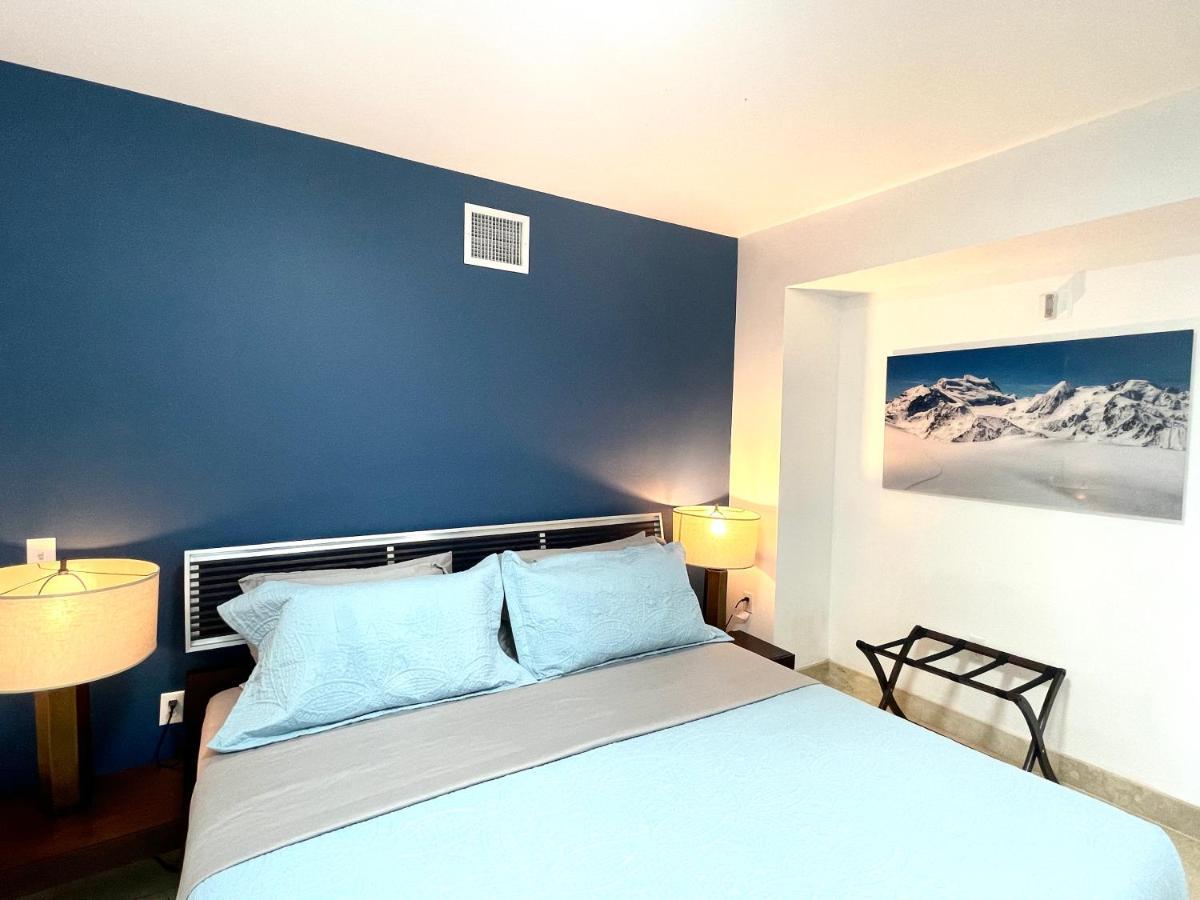 Beachfront Apt In Carlyle Hotel On Ocean Drive マイアミビーチ エクステリア 写真