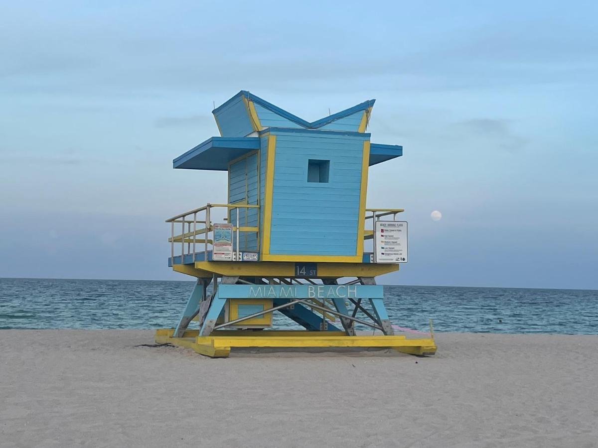 Beachfront Apt In Carlyle Hotel On Ocean Drive マイアミビーチ エクステリア 写真